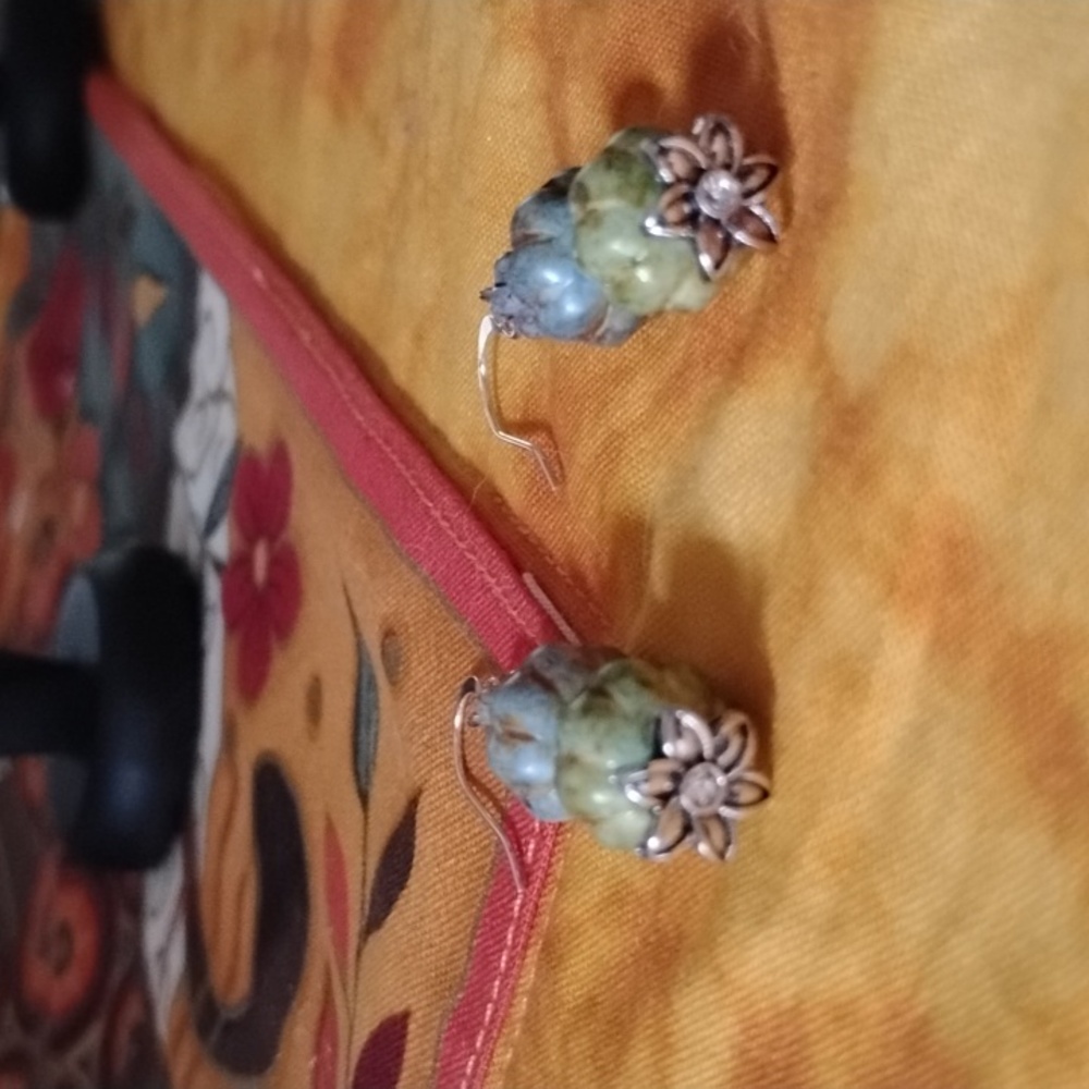 🎃Hand Crafted Pumpkin Earrings🎃 - Picture 5 of 7